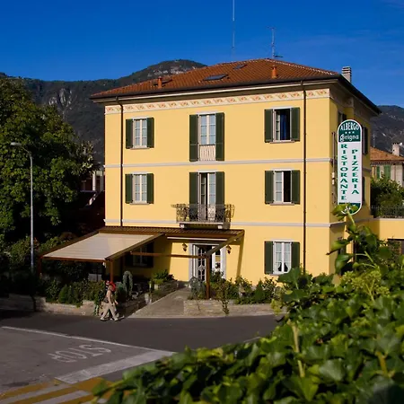 Ristorante Grigna ホテル マンデッロ・デル・ラーリオ